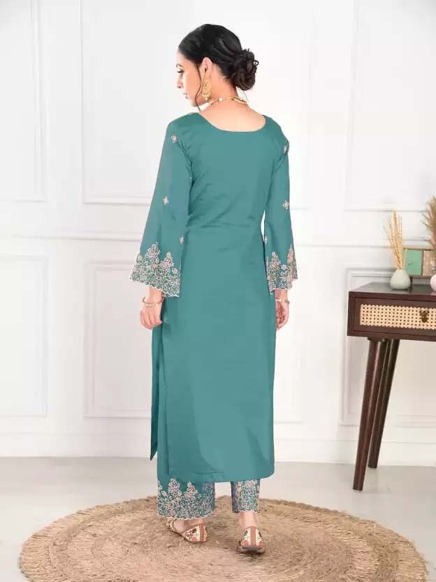 Elegant green embroidered suit with graceful dupatta detailing - Image 8
